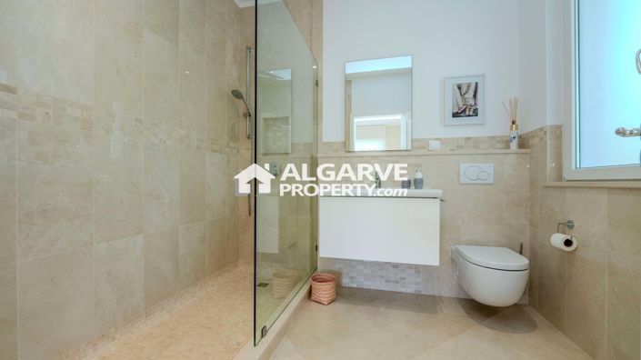 Image No.27-6 Bed Villa for sale