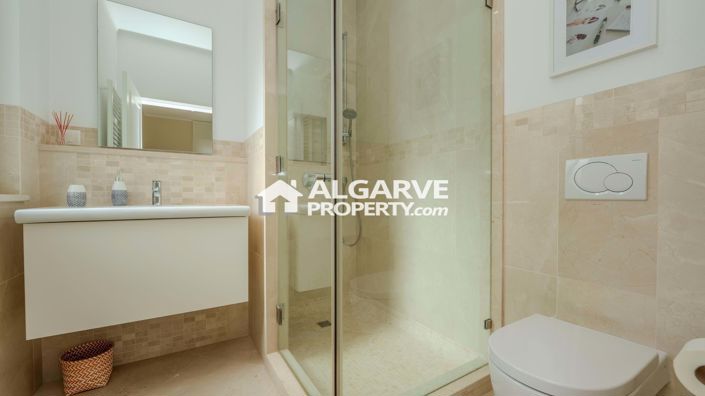 Image No.28-6 Bed Villa for sale