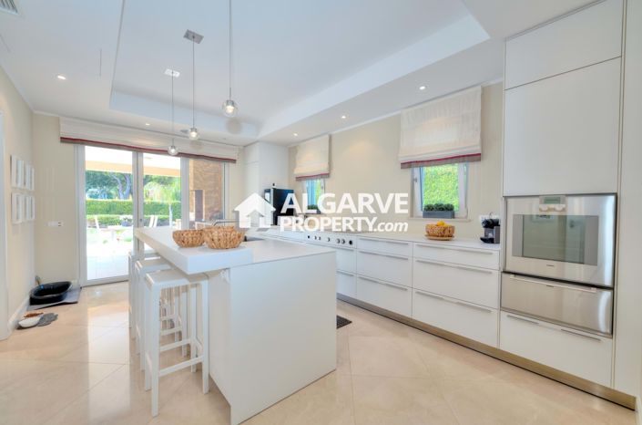 Image No.3-6 Bed Villa for sale