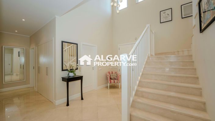 Image No.7-6 Bed Villa for sale