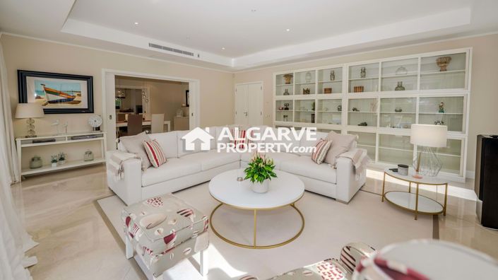 Image No.9-6 Bed Villa for sale