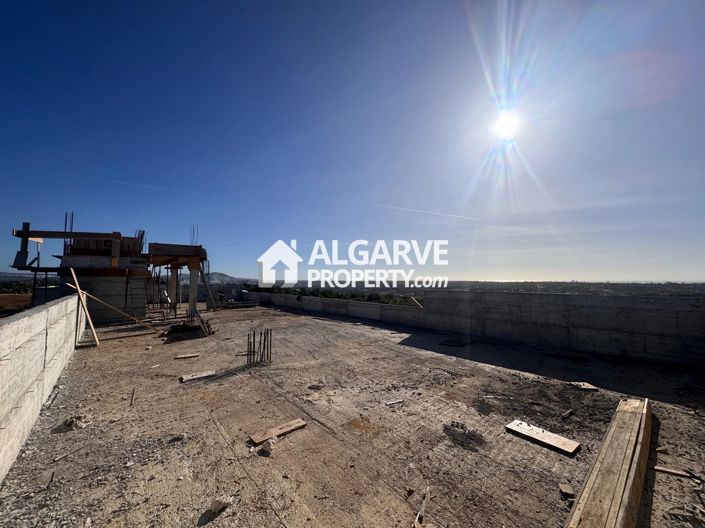 Image No.18-5 Bed Property for sale