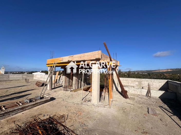 Image No.19-5 Bed Property for sale