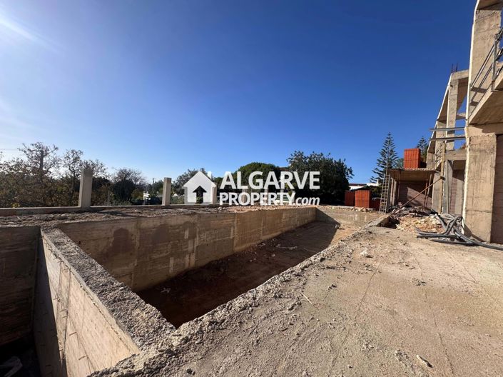 Image No.21-5 Bed Property for sale