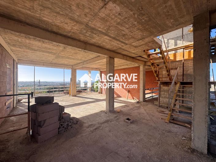 Image No.22-5 Bed Property for sale