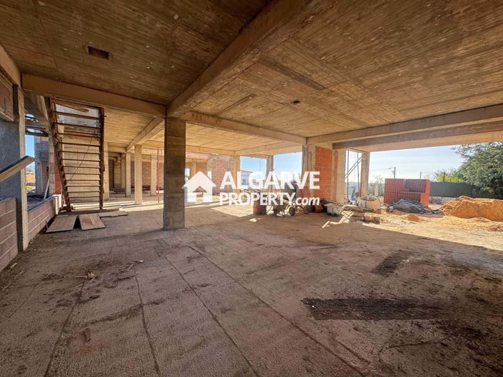 Image No.23-5 Bed Property for sale