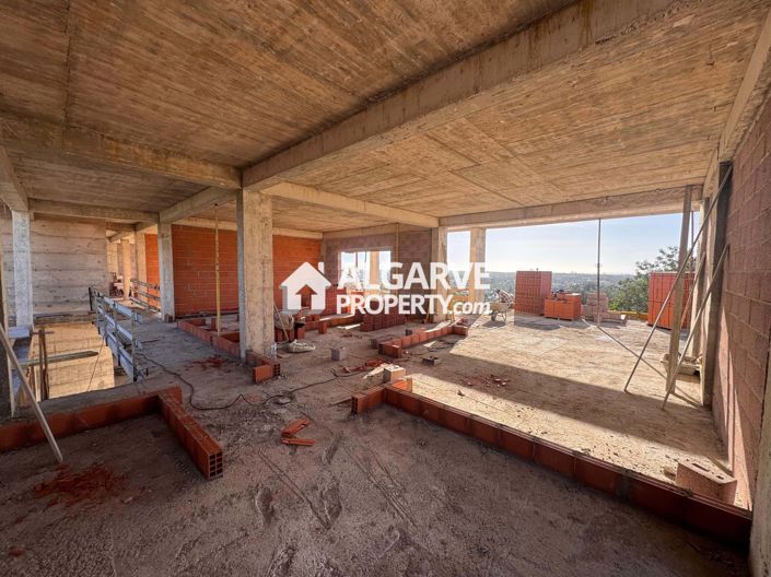 Image No.24-5 Bed Property for sale