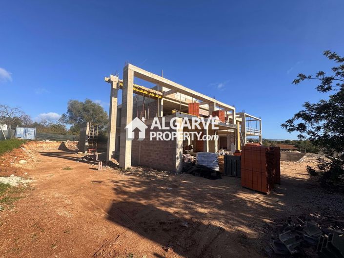 Image No.28-5 Bed Property for sale