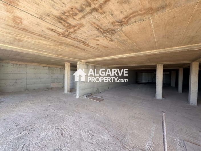 Image No.30-5 Bed Property for sale