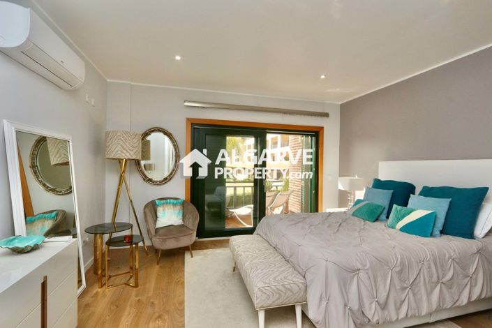 Image No.4-4 Bed Villa for sale