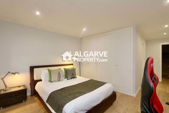 Image No.42-4 Bed Villa for sale