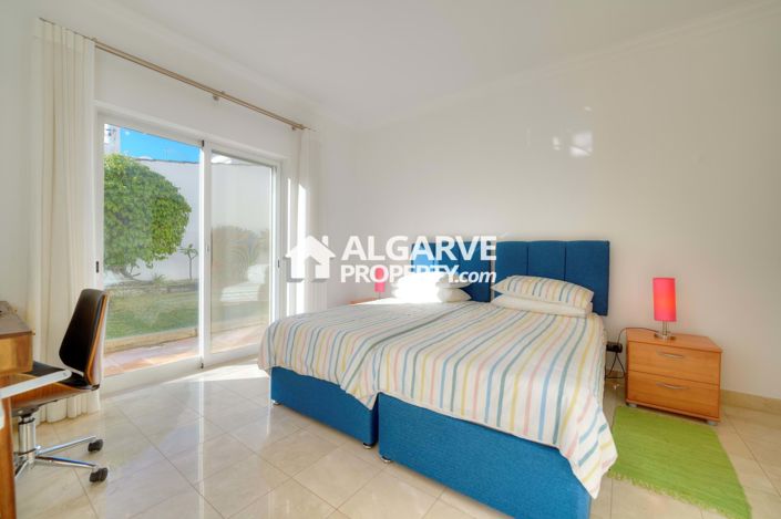 Image No.11-3 Bed Villa for sale