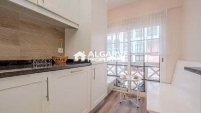 3-12295-78d1f4f8b6655591b02d22fabb36a692d73cc