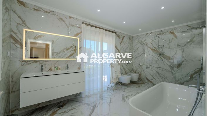 Image No.14-Villa de 5 chambres à vendre à Loule