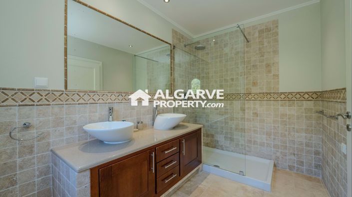 Image No.20-Villa de 5 chambres à vendre à Loule