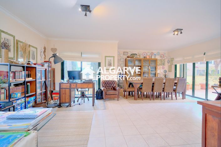 Image No.15-4 Bed Apartment for sale