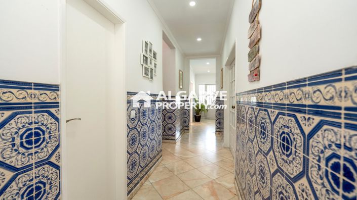 Image No.8-5 Bed Villa for sale