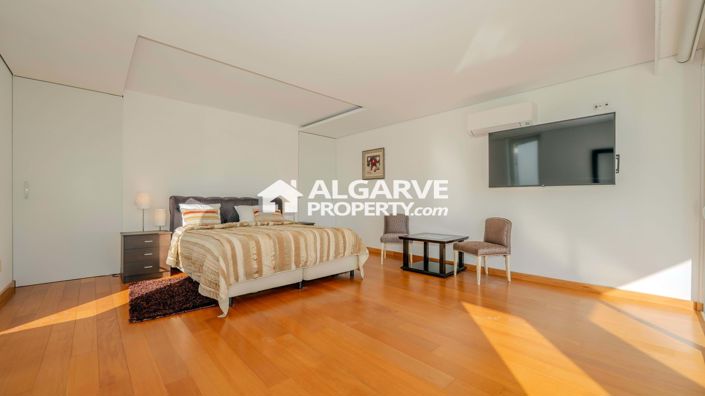 Image No.33-5 Bed Villa for sale