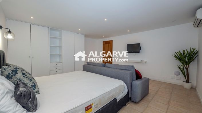 Image No.45-5 Bed Villa for sale