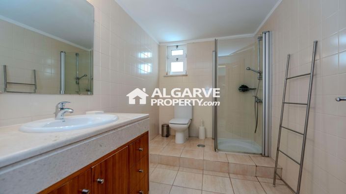 Image No.54-5 Bed Villa for sale