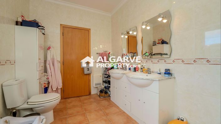 Image No.20-Villa de 4 chambres à vendre à Loule