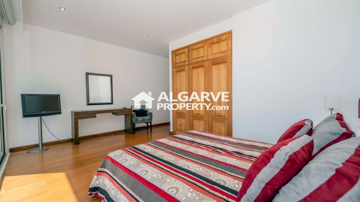 Image No.24-5 Bed Villa for sale