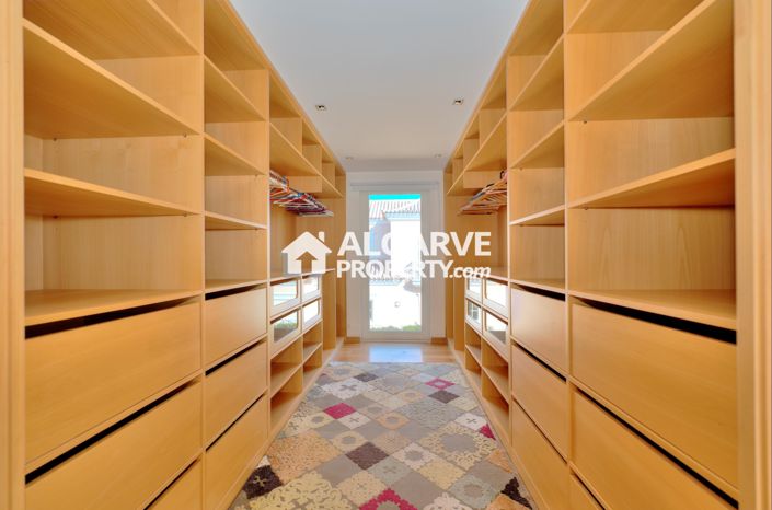 Image No.39-5 Bed Villa for sale