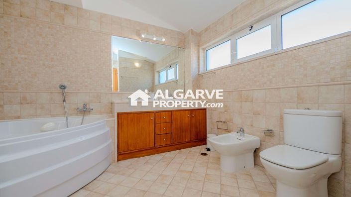 Image No.41-5 Bed Villa for sale