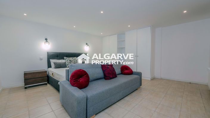 Image No.44-5 Bed Villa for sale