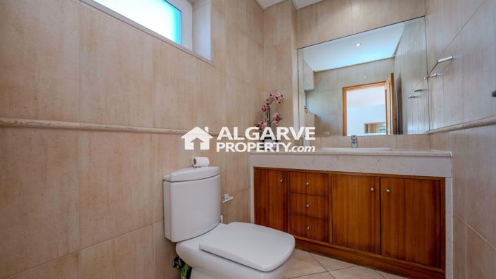 Image No.55-5 Bed Villa for sale