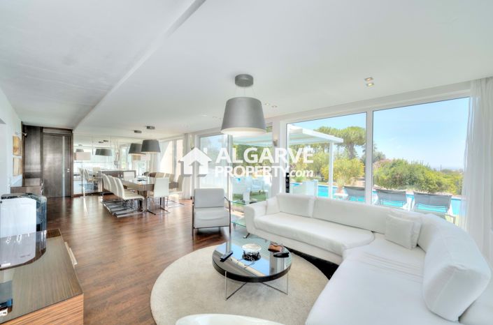 Image No.2-5 Bed Villa for sale