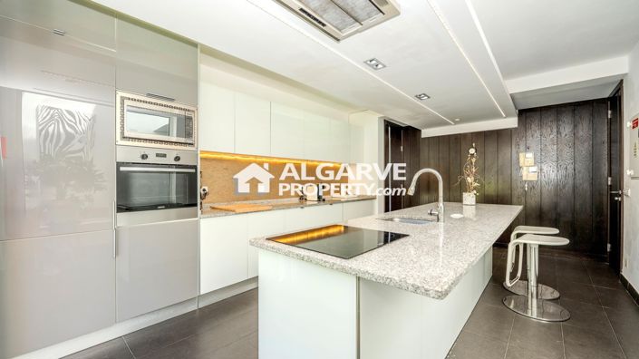 Image No.20-5 Bed Villa for sale