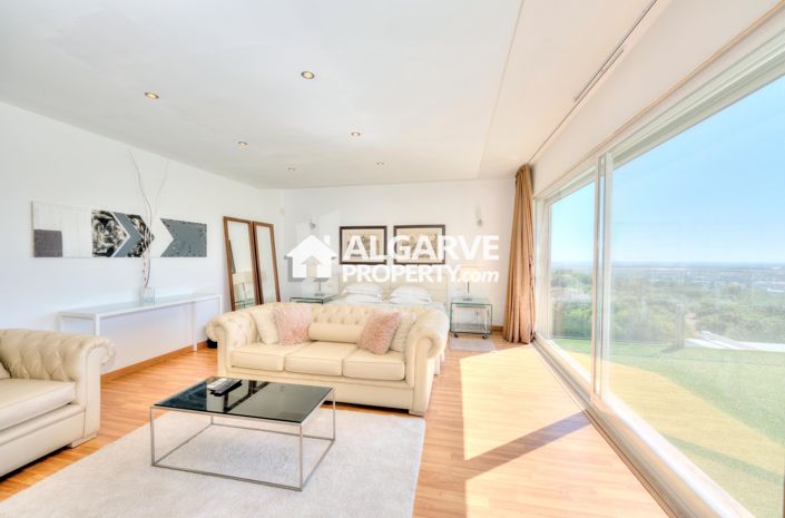 Image No.30-5 Bed Villa for sale