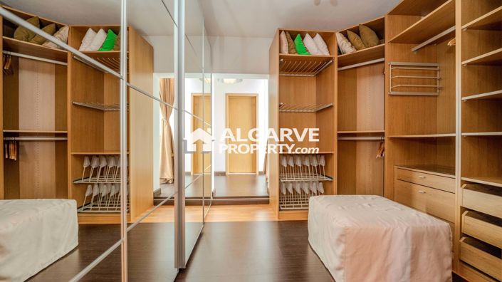 Image No.34-5 Bed Villa for sale