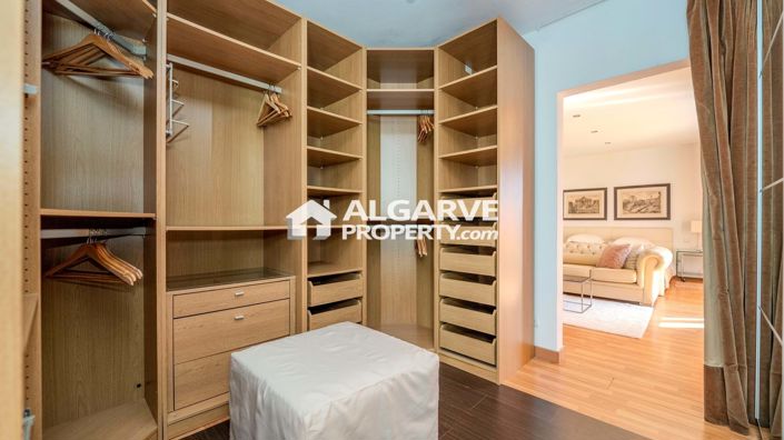 Image No.35-5 Bed Villa for sale