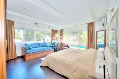 3-7418-78d1f4f8b6655591b02d22fabb36a692d73cca