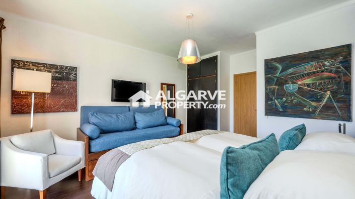 Image No.42-5 Bed Villa for sale