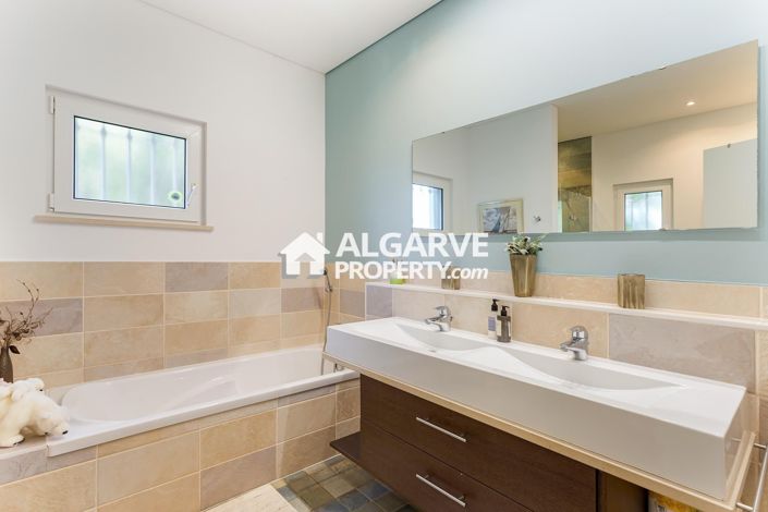 Image No.23-Villa de 4 chambres à vendre à Vale Telheiro