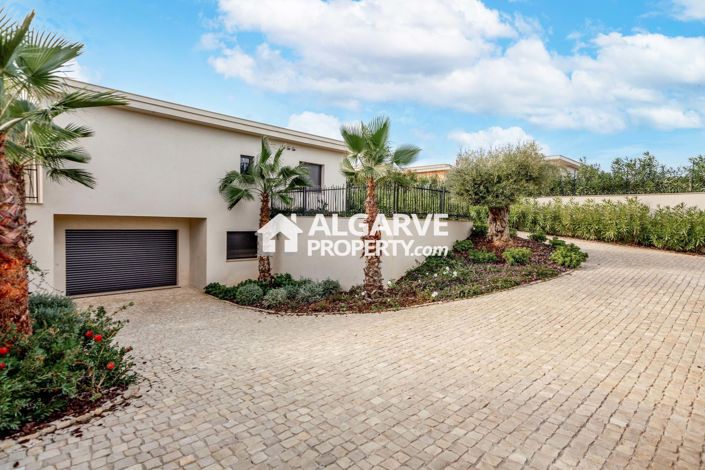 Image No.43-4 Bed Villa for sale