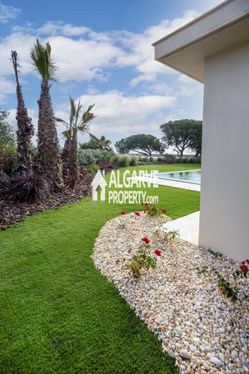 Image No.48-5 Bed Villa for sale