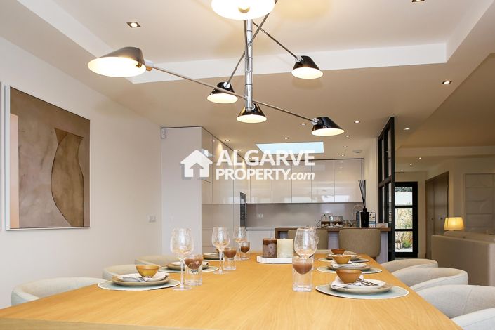 Image No.9-5 Bed Villa for sale