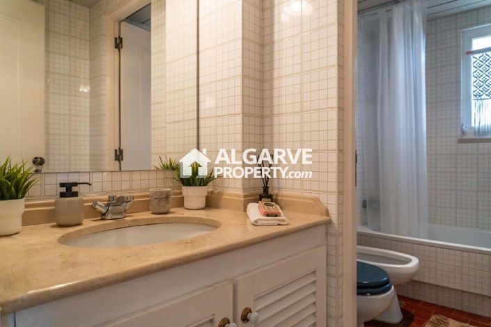 Image No.18-2 Bed Apartment for sale