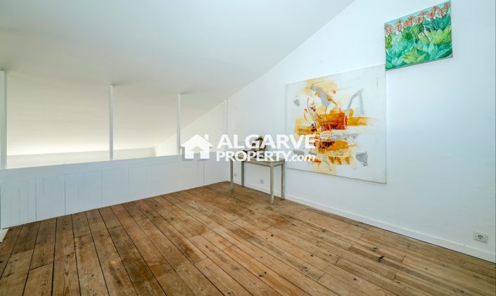 Image No.10-4 Bed Villa for sale