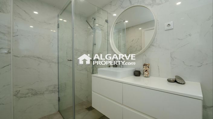 Image No.7-4 Bed Villa for sale