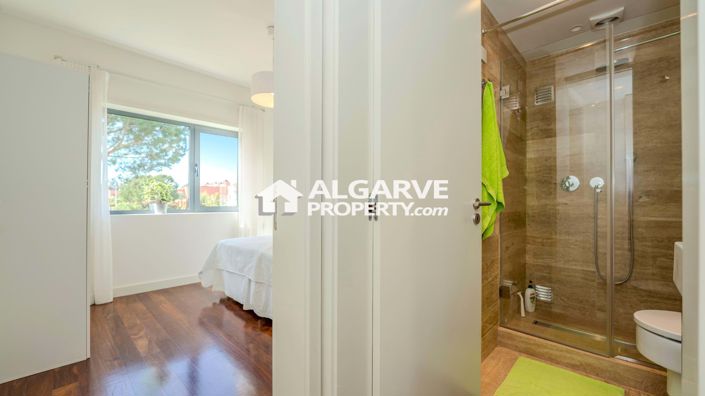 Image No.12-3 Bed Apartment for sale