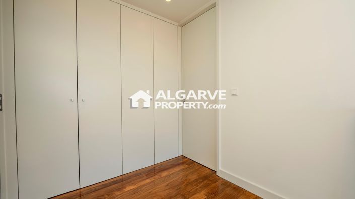 Image No.17-3 Bed Apartment for sale