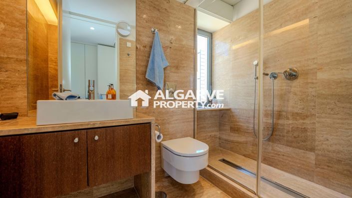 Image No.19-3 Bed Apartment for sale