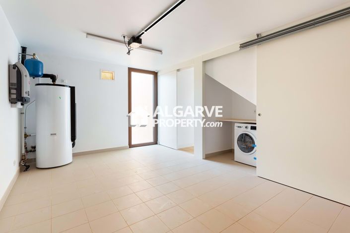 Image No.25-3 Bed Villa for sale