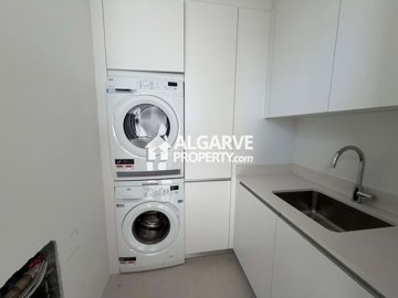 3-11099-78d1f4f8b6655591b02d22fabb36a692d73cc