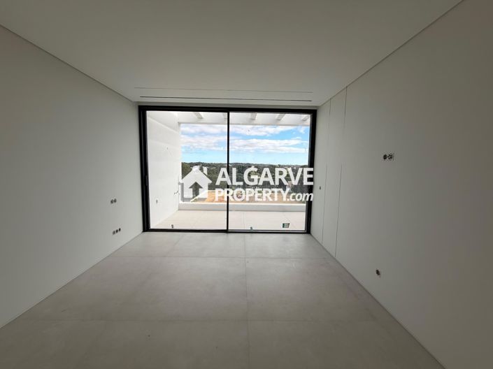 Image No.12-4 Bed Villa for sale